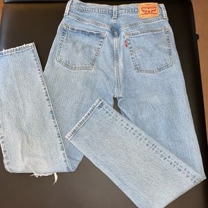 Selling Levi’s blue jeans in a size 26, length 30!
